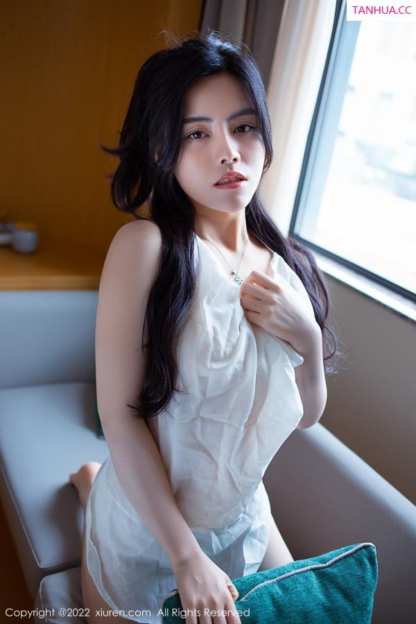 白甜  [XiuRen]高清写真图 2022.11.30 No.5929 白甜 美腿丰腴第5张图片
